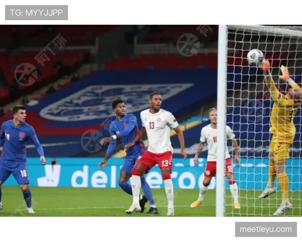 巴拉克与维埃拉控球偏好如何导致中场组织结构分散？