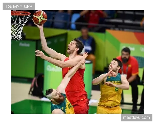 NBA回场规则和FIBA具体有哪些不同，哪种判罚标准更严格？